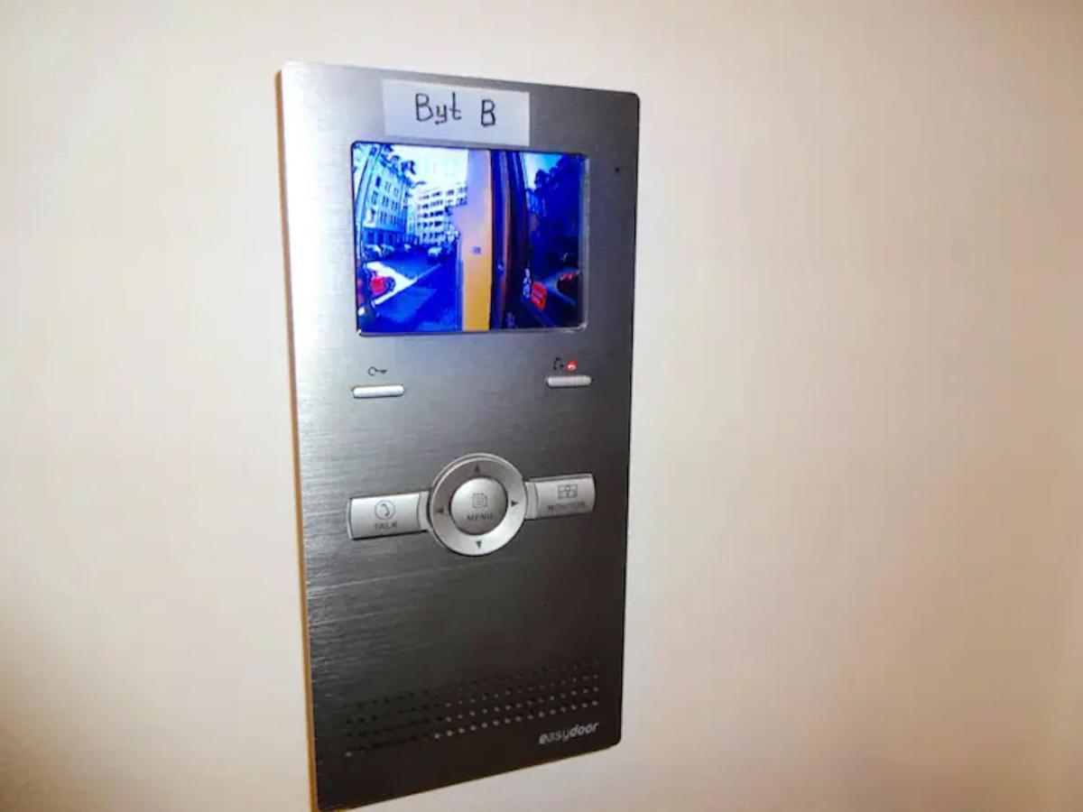 פראג Ground Floor Apartment מראה חיצוני תמונה