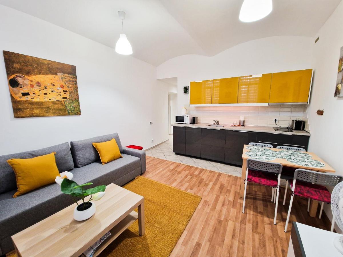 פראג Ground Floor Apartment מראה חיצוני תמונה
