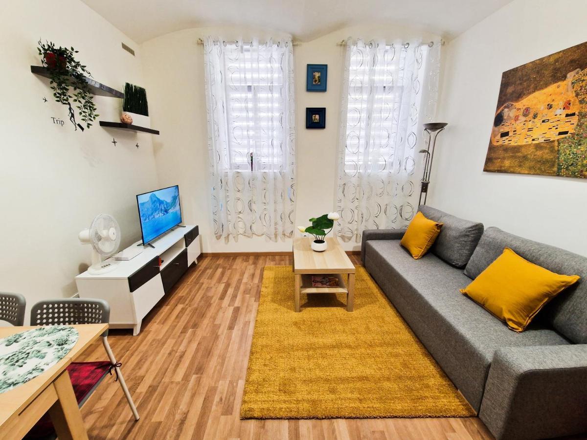 פראג Ground Floor Apartment מראה חיצוני תמונה