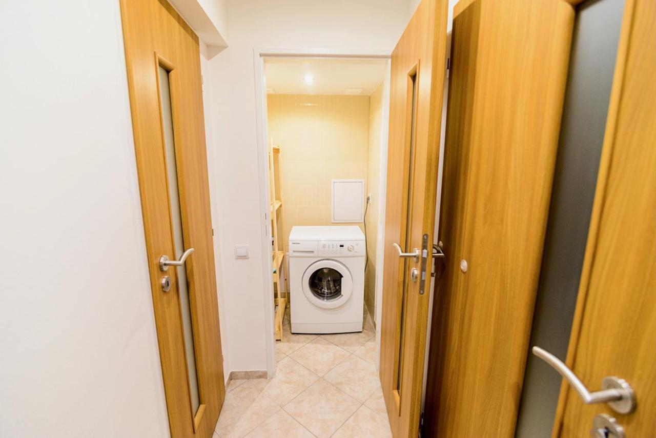 פראג Ground Floor Apartment מראה חיצוני תמונה